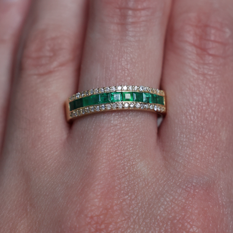Anillo de Esmeraldas y Diamantes