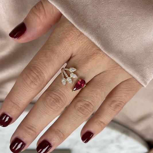 Anillo Rubi y Diamantes