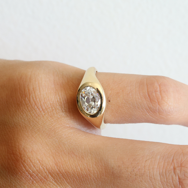 Pinky Ring Oval Chunky