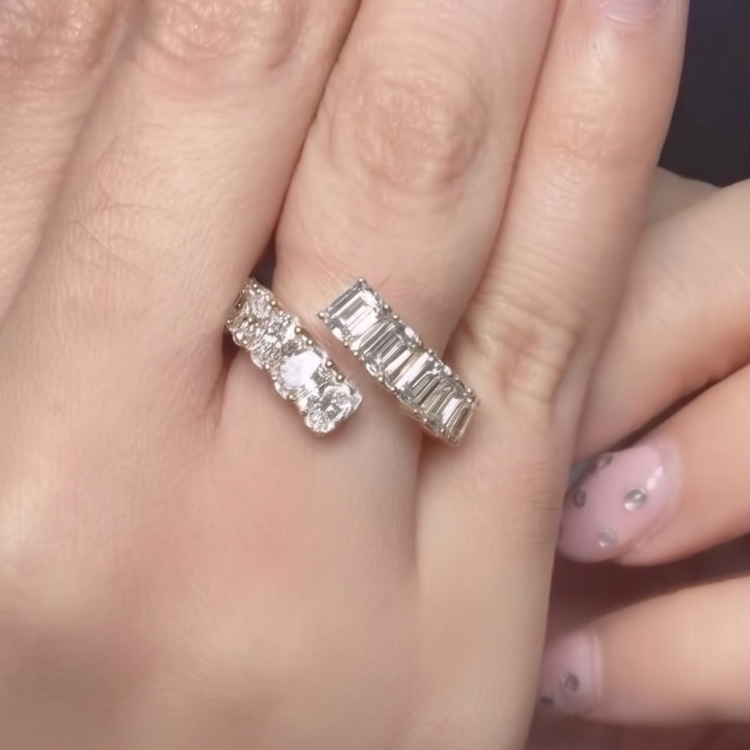 Anillo Diamantes Ovales y Emeralds