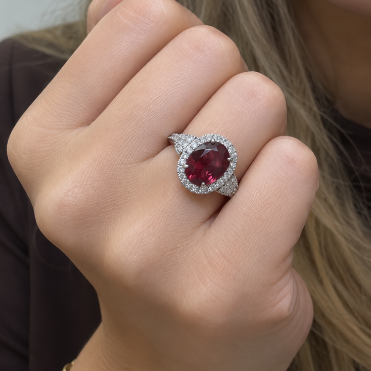 Anillo Rubí Diamantes