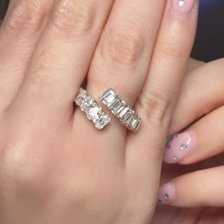 Anillo Diamantes Ovales y Emeralds