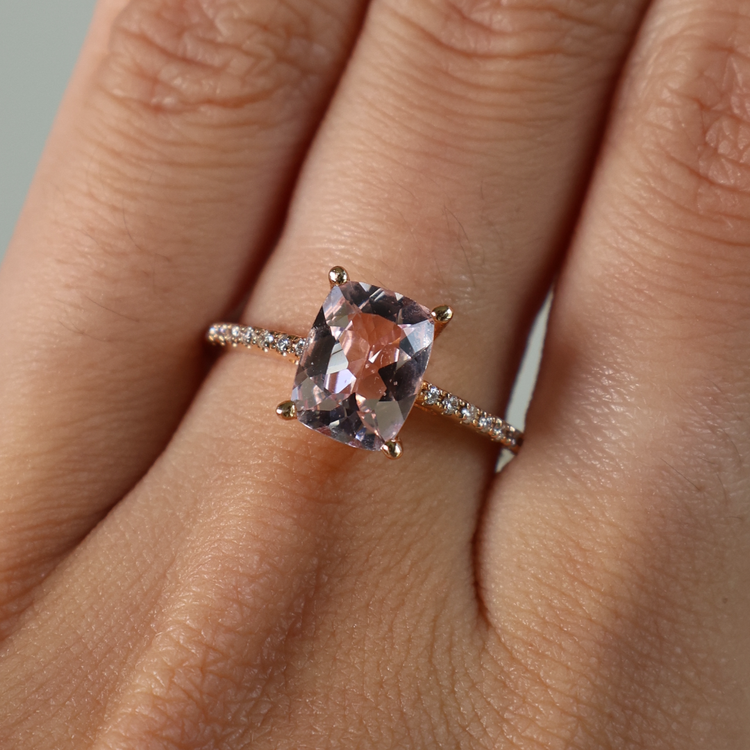 Anillo morganita y diamantes