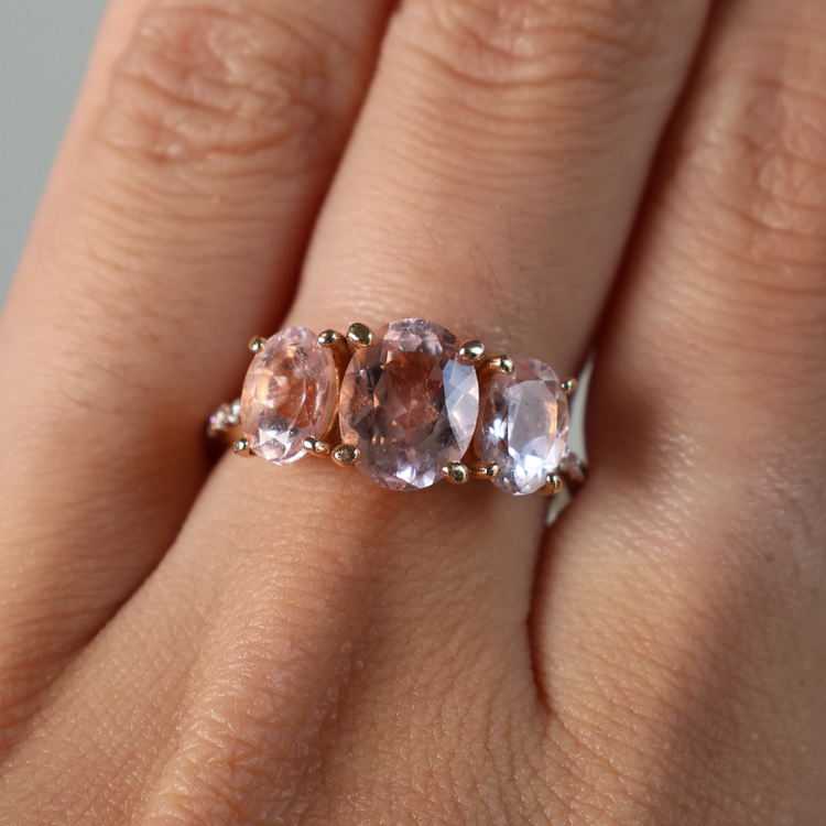 Anillo Morganita y diamantes