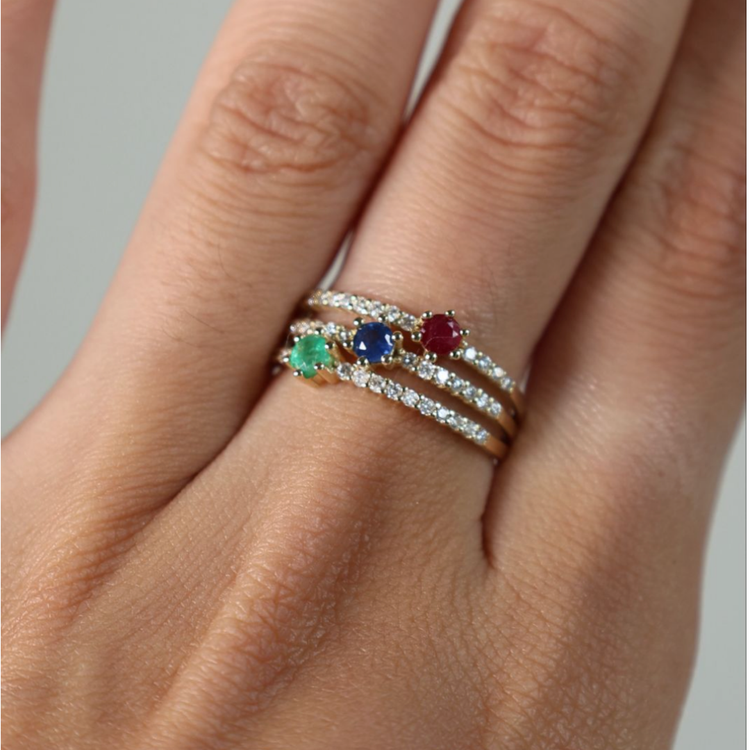 Anillo Rubi zafiro y esmeralda