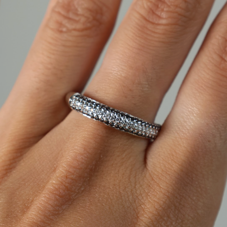 Anillo Pavé diamante negro