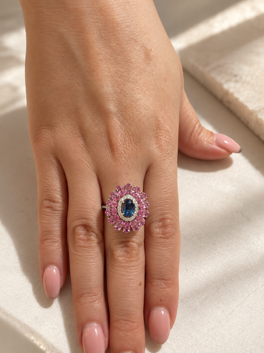 Anillo con zafiros azules y rosas
