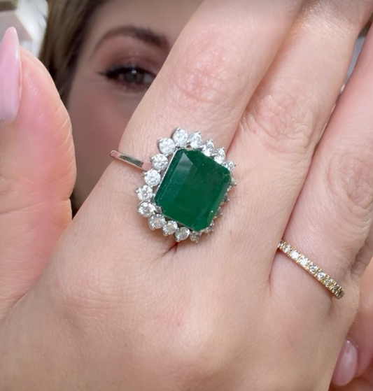 Anillo Esmeralda Halo Diamantes