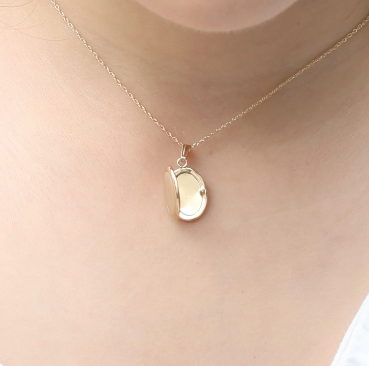 Collar con Dije de Relicario