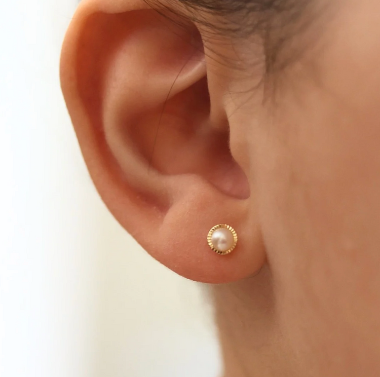 Studs Perla con Bisel