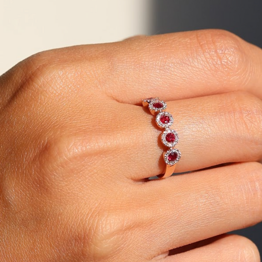 Churumbela de rubíes con halo