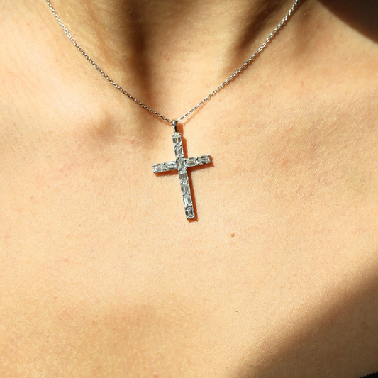 Dije cruz de diamantes