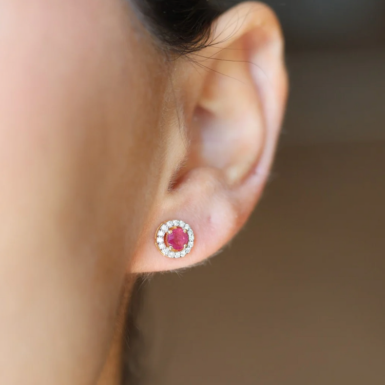 Aretes rubí con halo diamantes