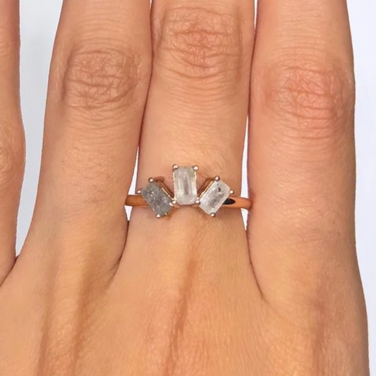 Anillo tres diamantes