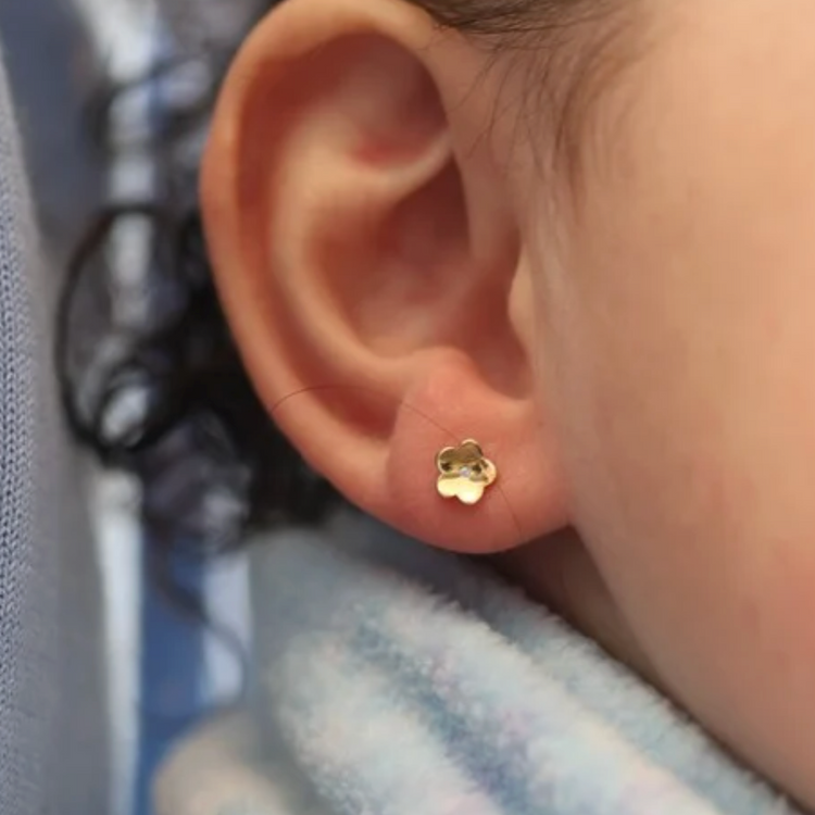 Studs de Flor Diamante