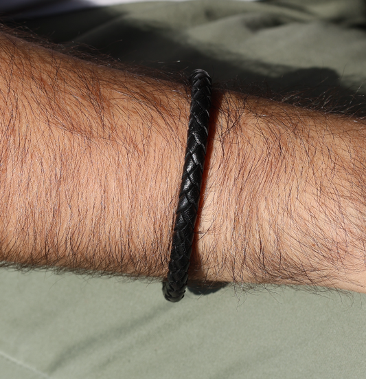 Pulsera Cuero Negro Trenzado