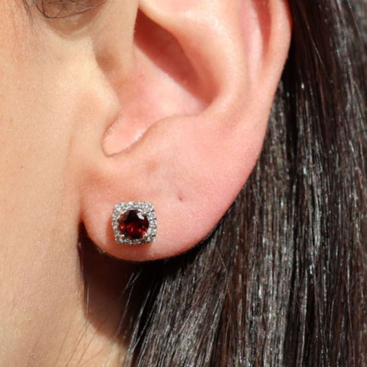 Aretes Granate Halo Diamantes