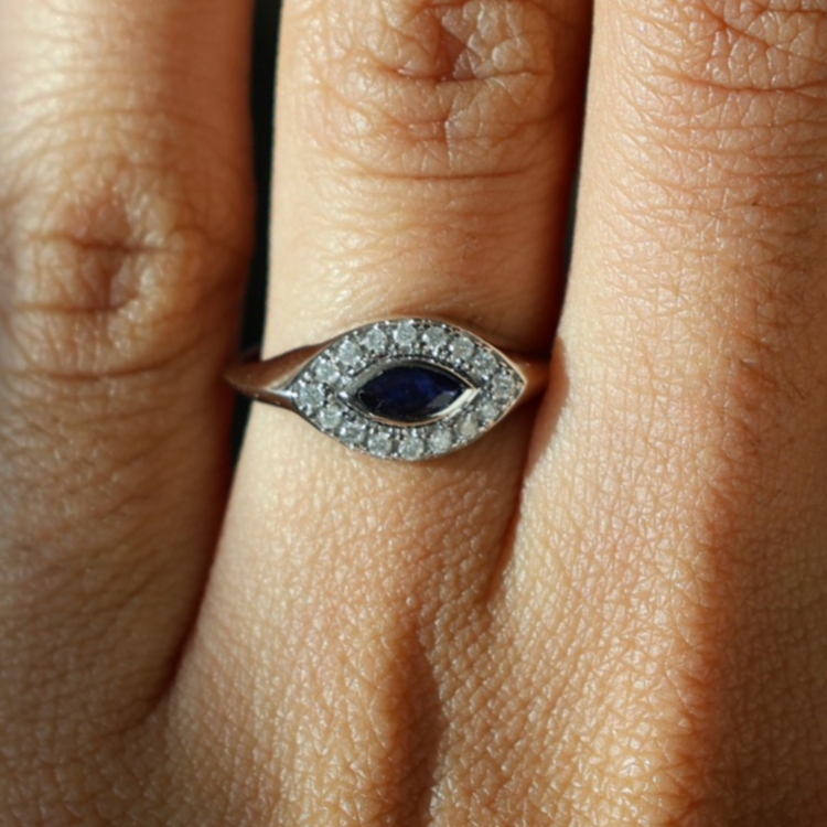 Anillo Zafiro Diamantes Ojo