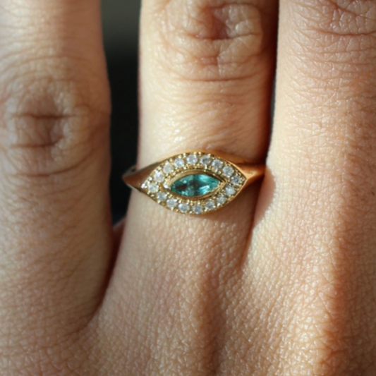 Anillo Esmeralda Diamantes Ojo