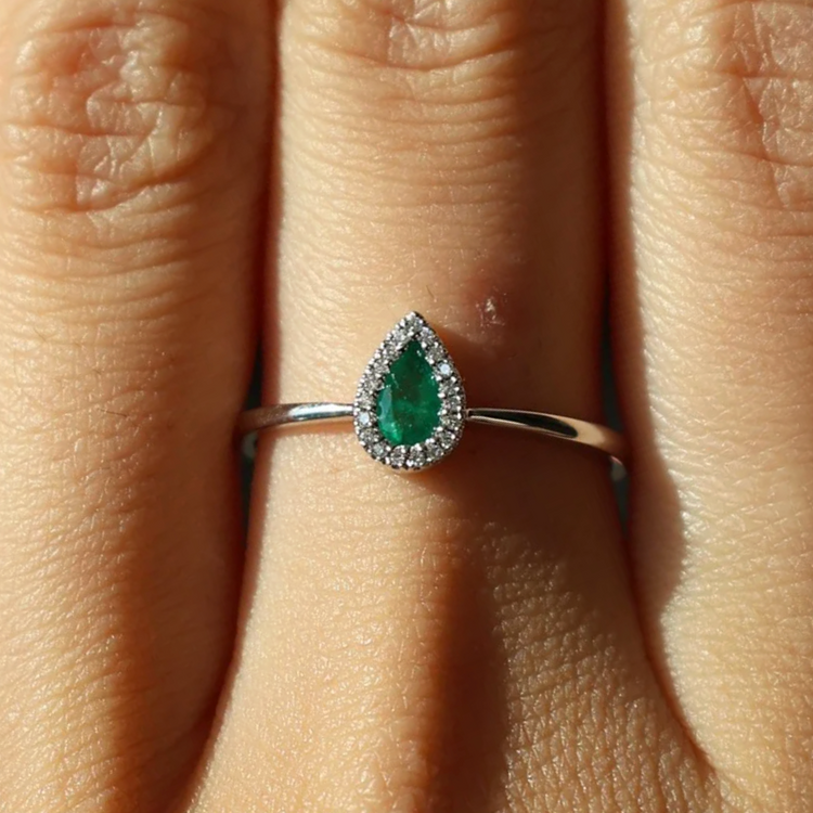 Anillo Esmeralda Halo Diamantes