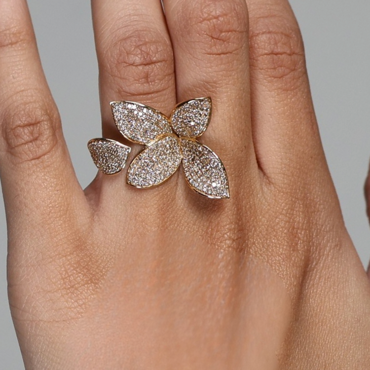 Anillo Flor Diamantes