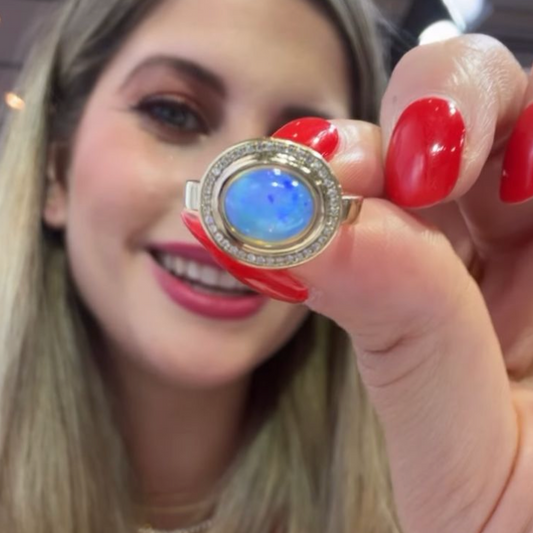 Anillo de opalo con diamantes