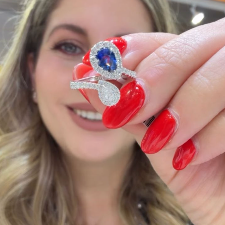 Anillo de zafiro con diamantes