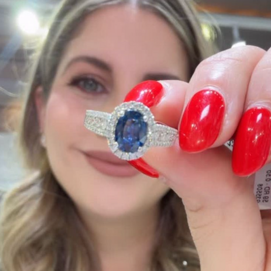 Anillo de zafiro y diamantes