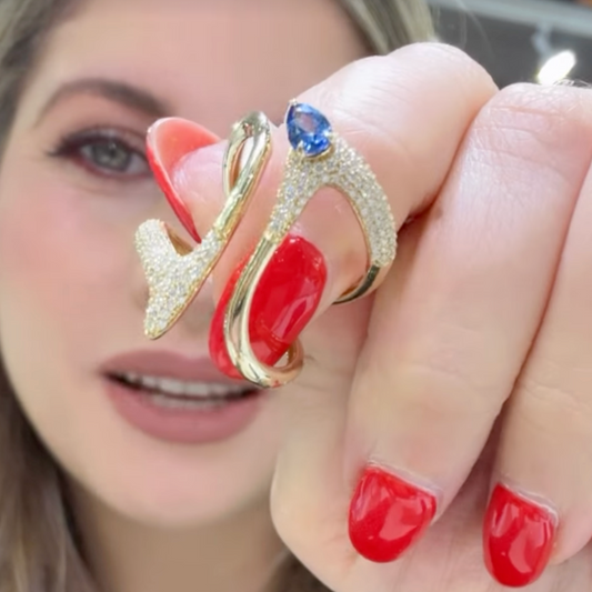 Anillo con zafiro y diamantes