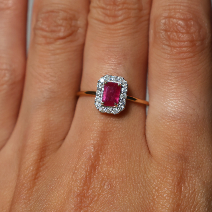 Anillo Rubí Diamantes