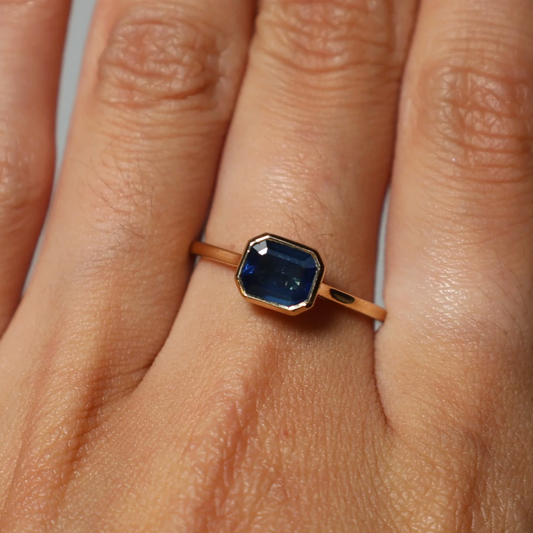 Anillo Zafiro Azul Diamantes
