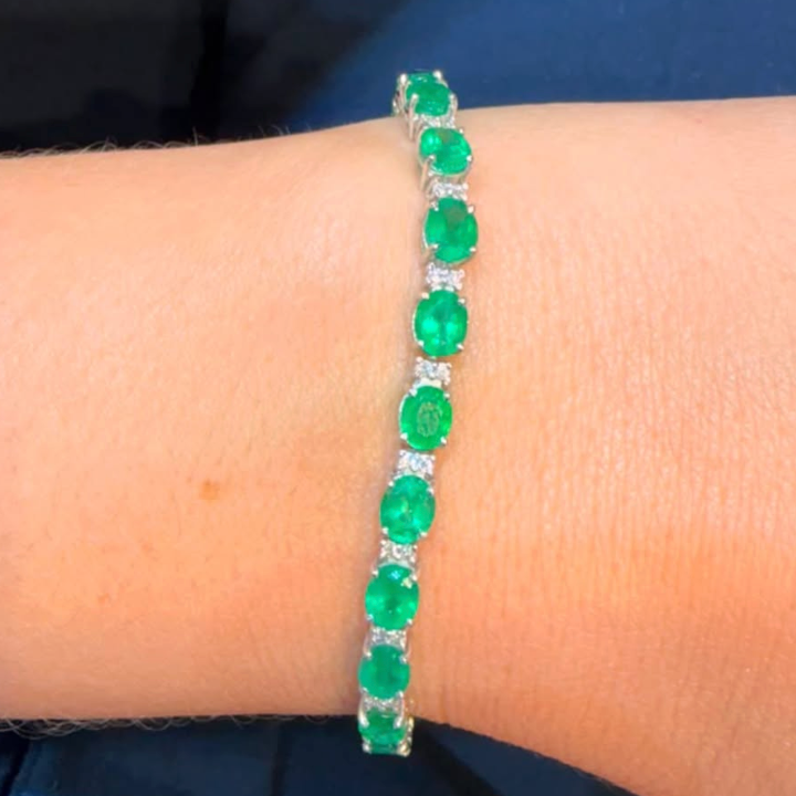 Pulsera de diamantes con esmeralda