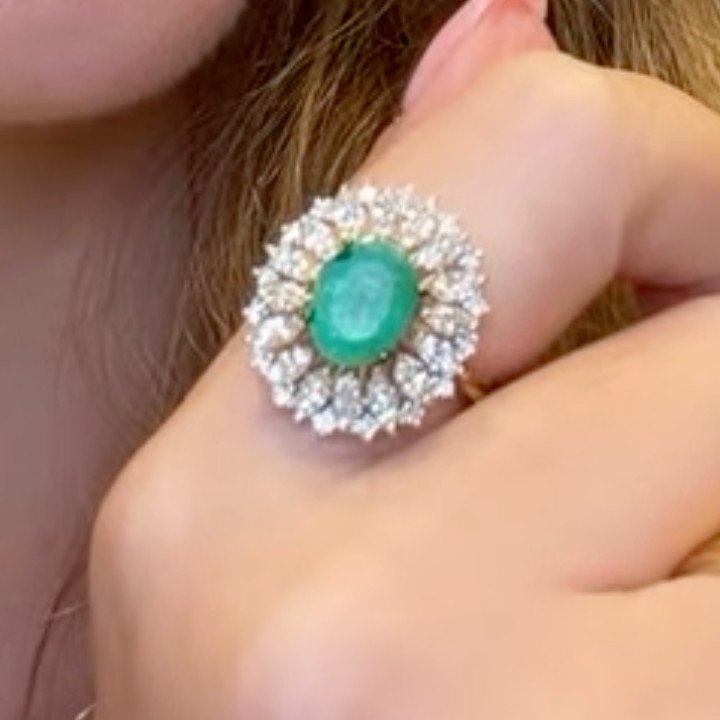 Anillo de Esmeralda con Diamantes