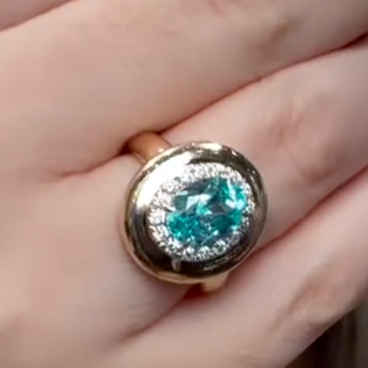 Anillo con Paraiba y Diamantes