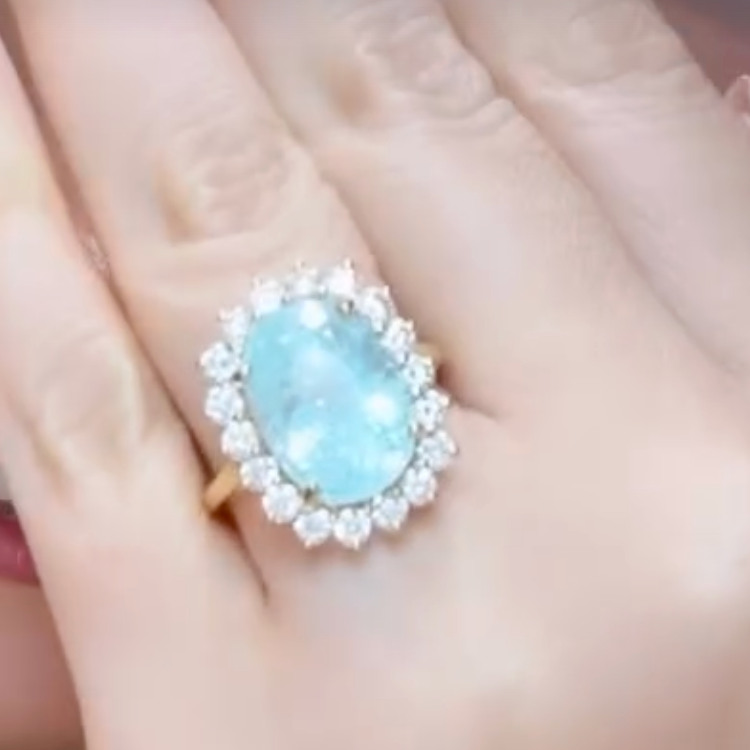 Anillo De Paraiba turmalina y diamantes