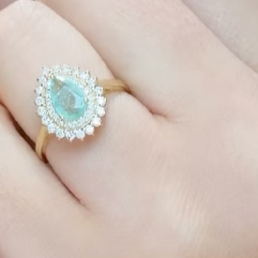 Anillo De Paraiba turmalina y diamantes