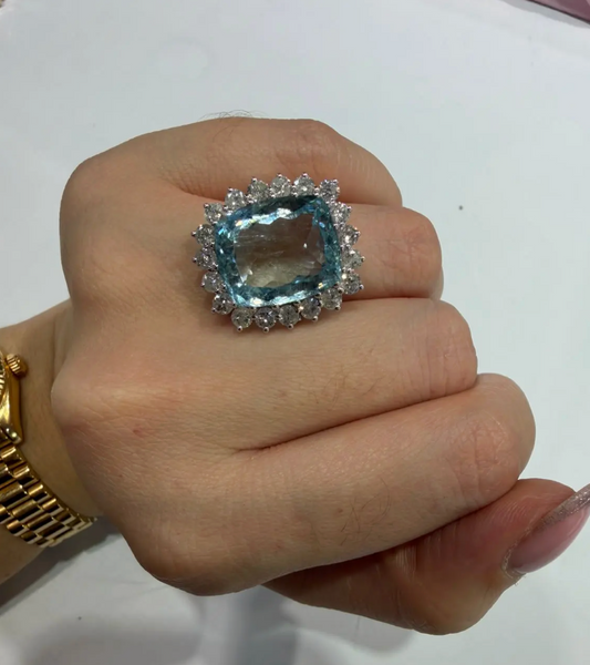 Anillo aguamarina con Diamantes