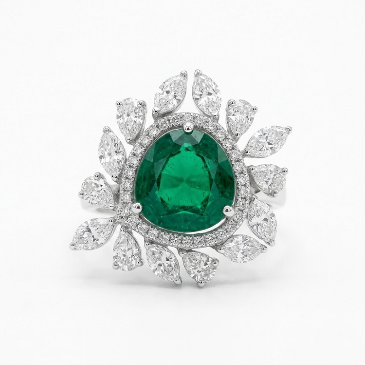 Anillo de esmeralda y diamantes