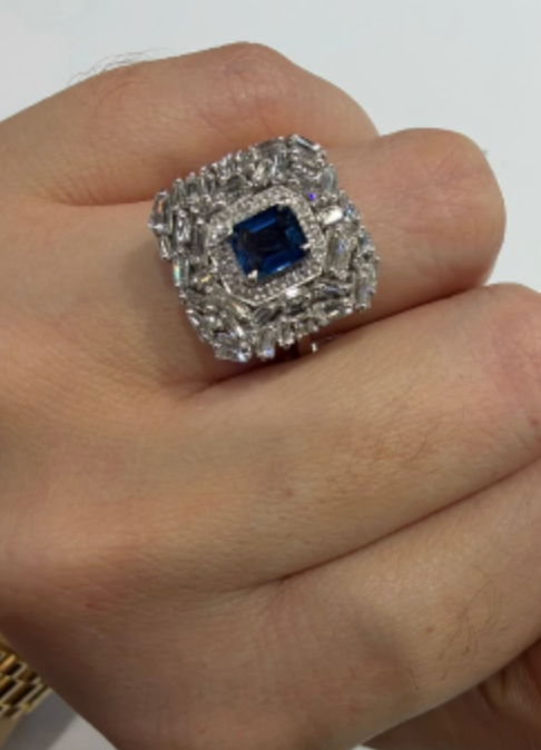 Anillo Zafiro y Diamantes