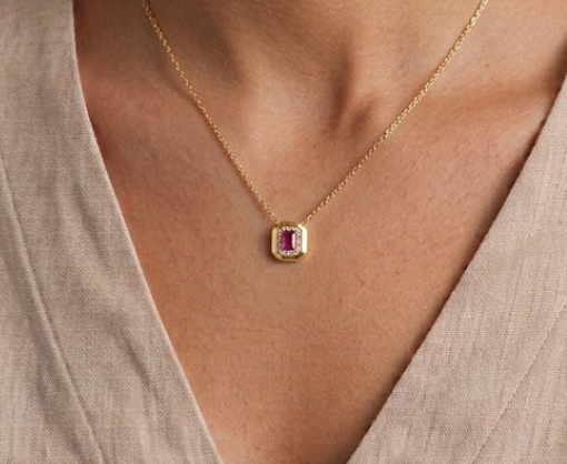 Collar rubí