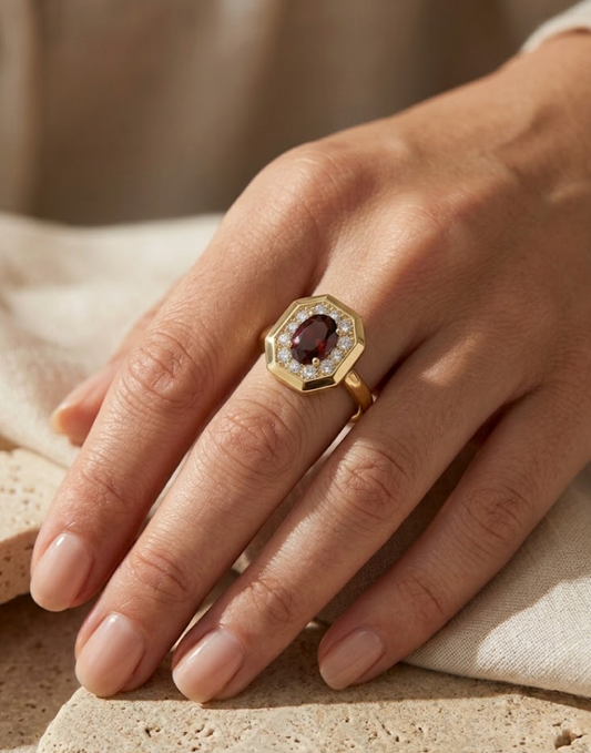 Anillo Granate y diamantes