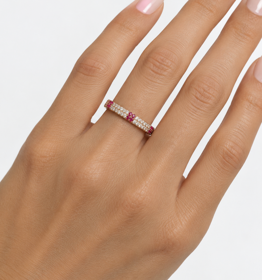Anillo Pavé rubí y diamantes