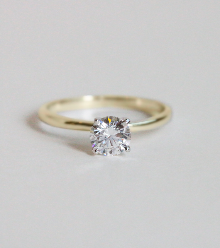 Anillo de Compromiso en Oro 14k con Diamante 0.44ct