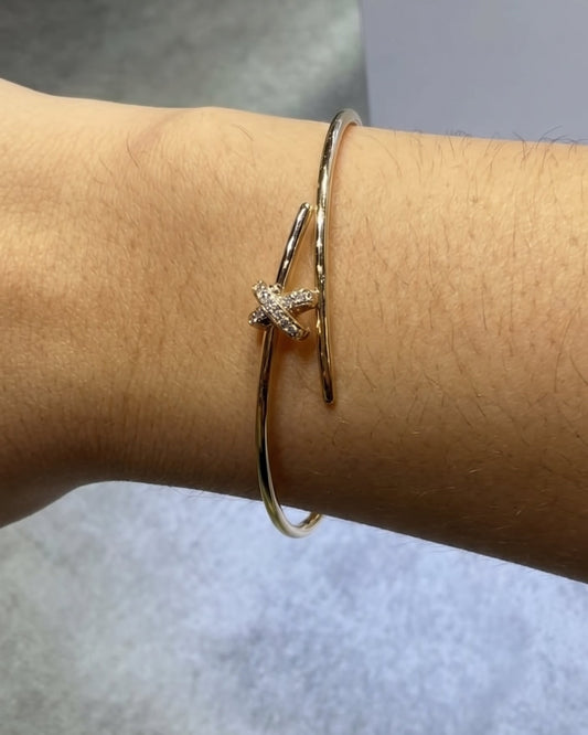brazalete twist con diamantes