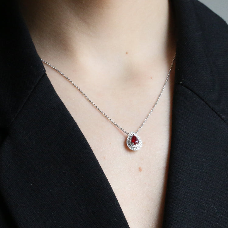 Dije de Rubí con doble halo