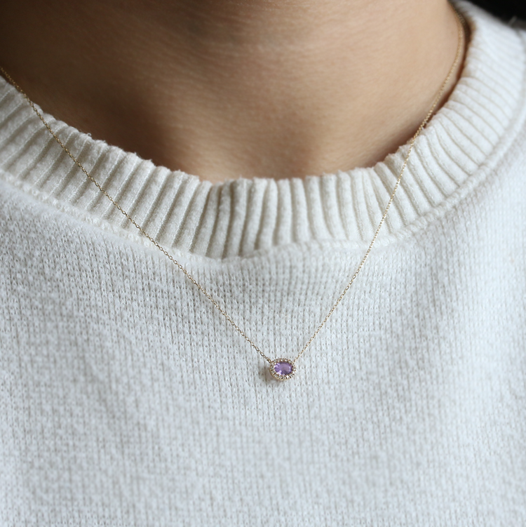 Dije de Amatista corte Oval con Diamantes