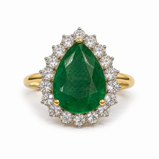 Anillo con esmeralda corte pera