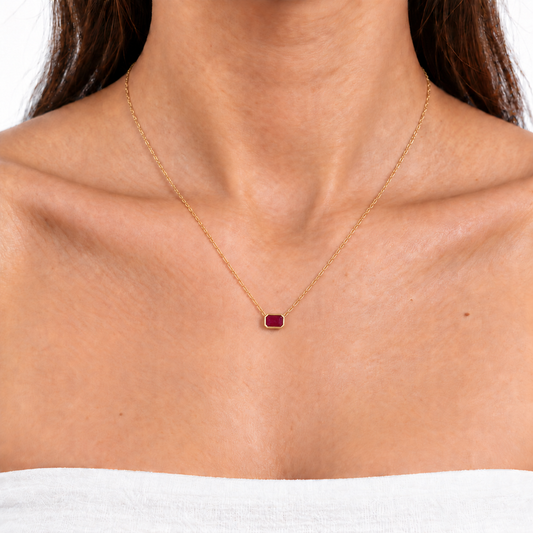 Collar con rubí