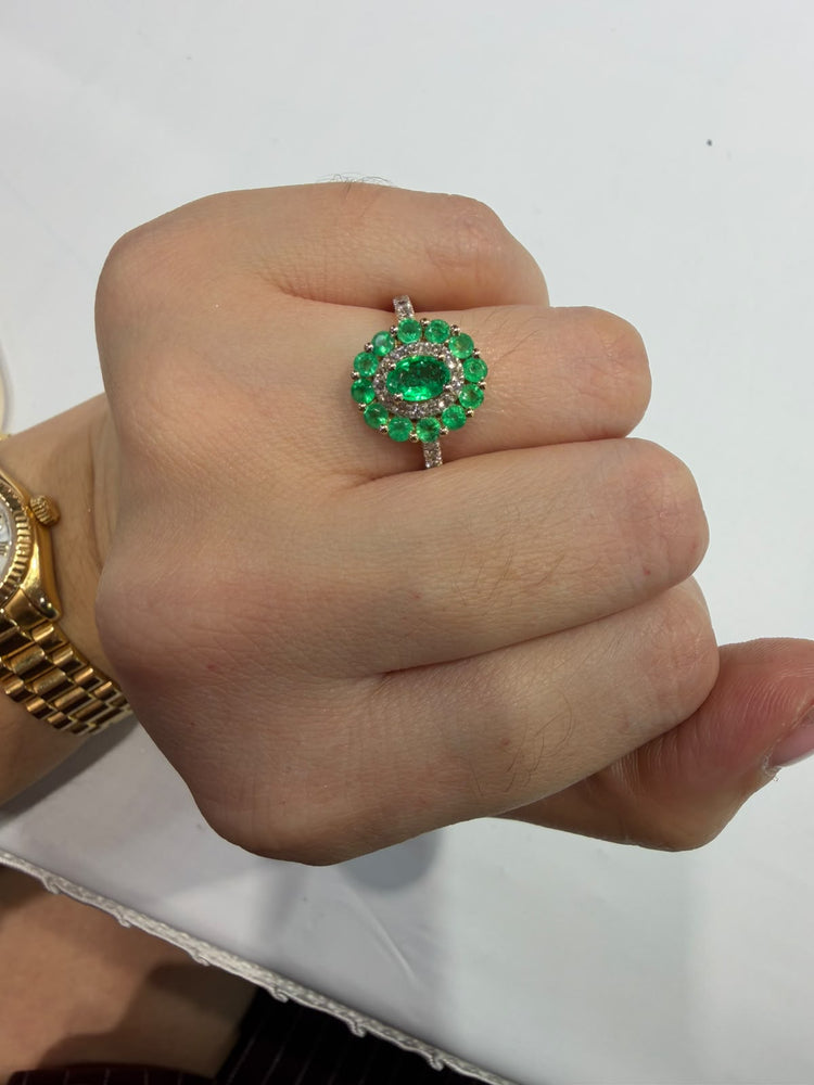 Anillo Esmeralda con diamantes