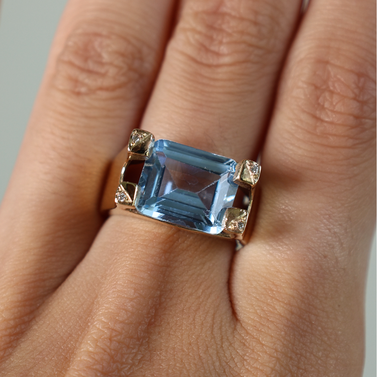 Anillo topacio azul